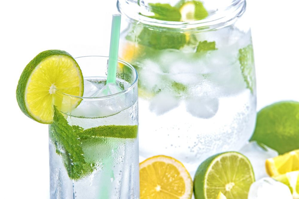 Drikke for mye vann - En oversikt over hvordan overdrevent vanninntak kan påvirke helsen din